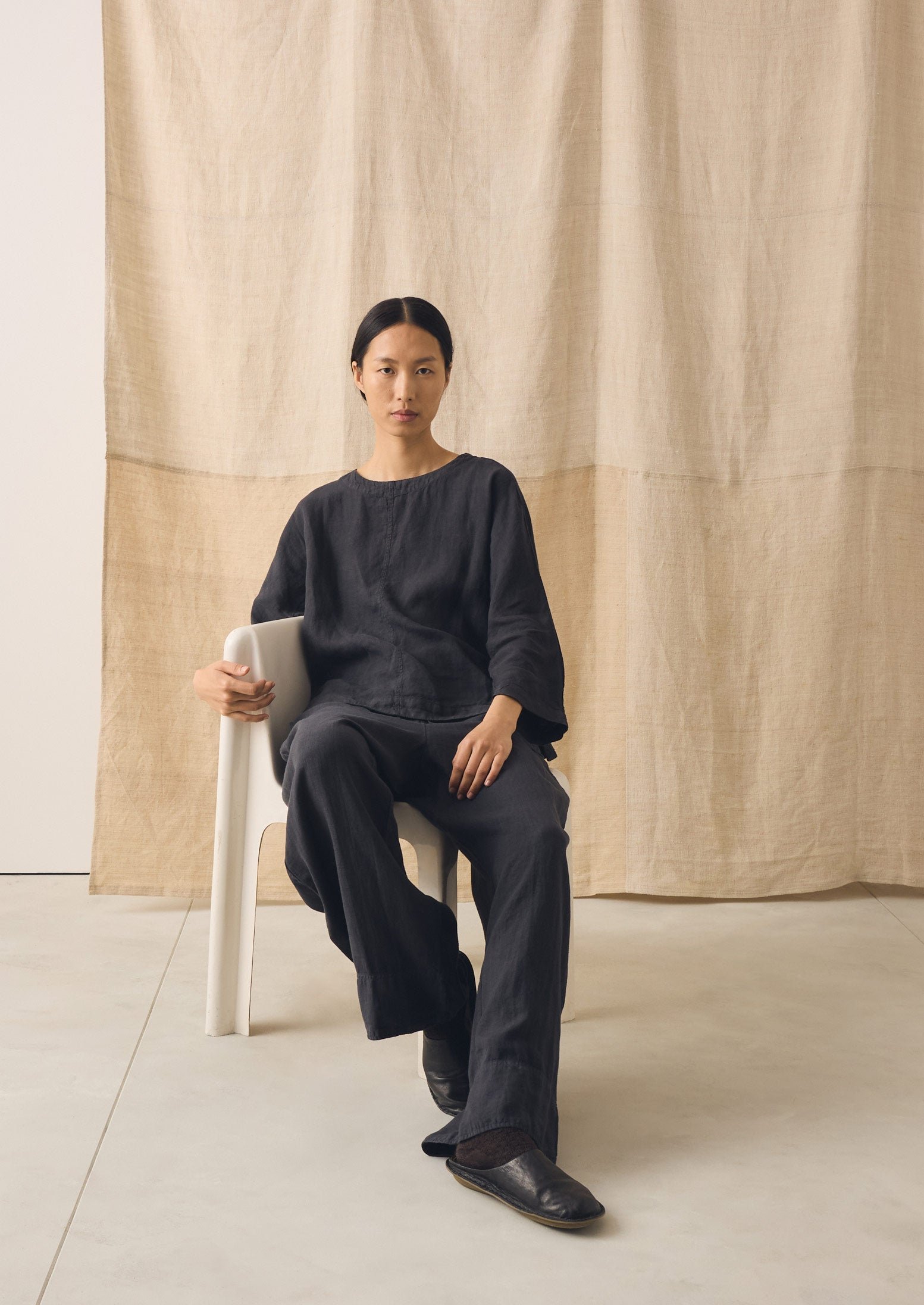 Garment Dyed Linen Top | Black Pepper - Image 7