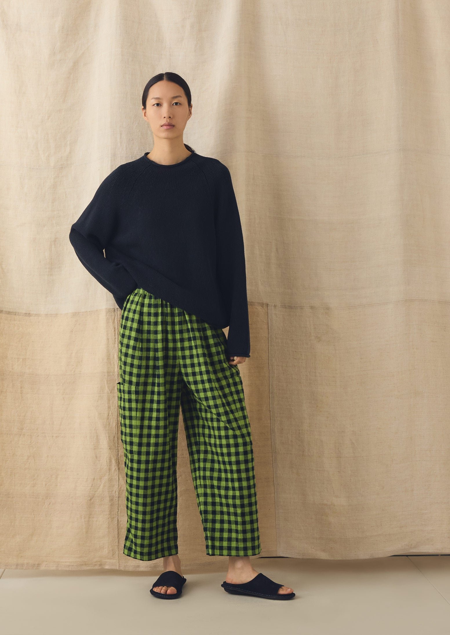 Gingham Linen Cotton Patch Pocket Trousers | Beetle Green - Image 6