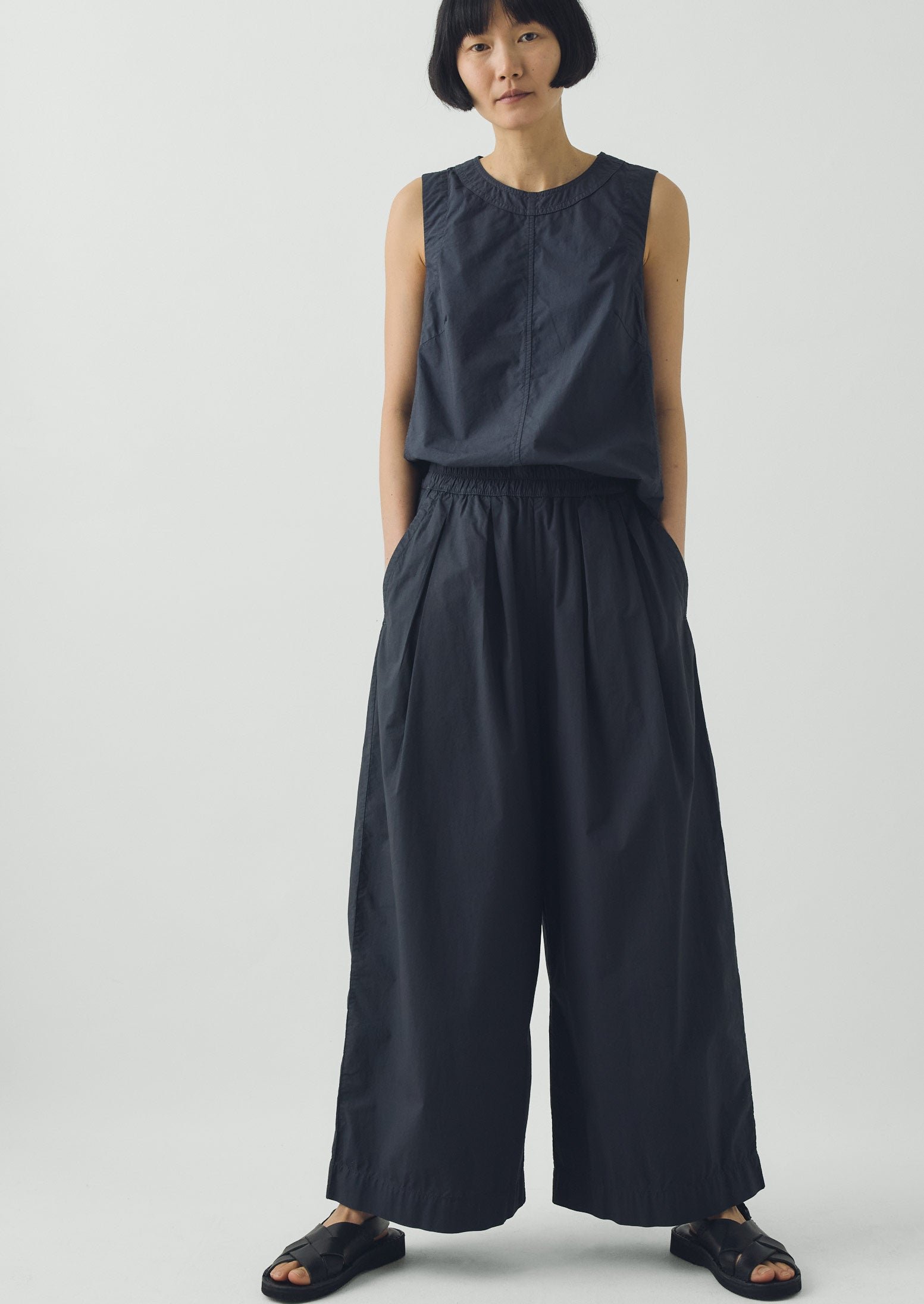 Pleated Pull On Cotton Poplin Trousers | Slate - Image 4