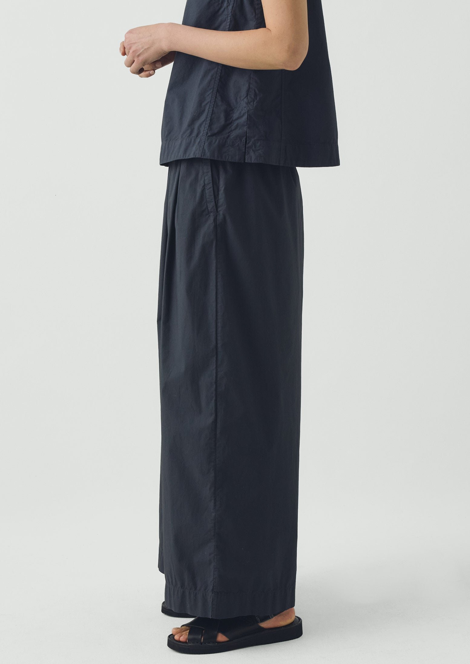 Pleated Pull On Cotton Poplin Trousers | Slate - Image 6